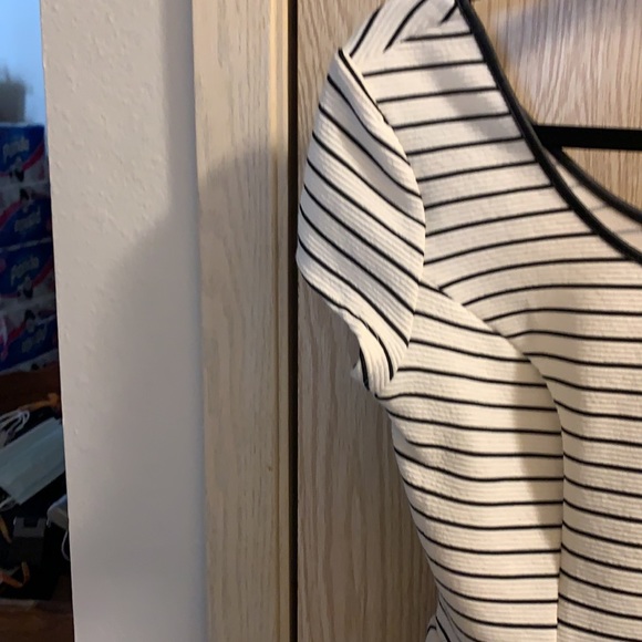 White and black stripe top - Picture 4 of 4